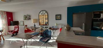 30. GARD. NIMES. Appartement récent de grand standing de 4 pièces de 87 m², résidence Villégiales, proche centre ville