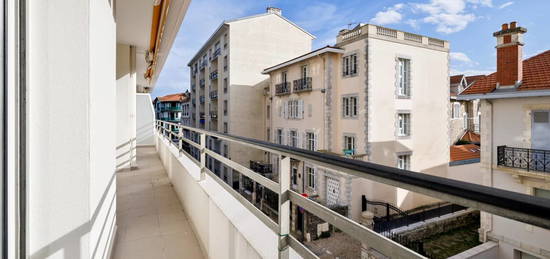 BIARRITZ JARDIN PUBLIC, APPARTEMENT DE 118 M² AVEC BALCON ET PARKING