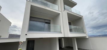 Duplex pe 4 niveluri, 147mp! PANORAMA SUPERBA! CF! Cartier Borhanci!