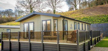 2 bedroom lodge for sale