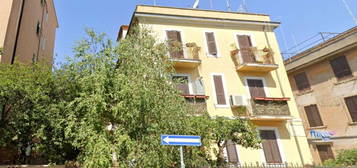 Villa all'asta in via Agostino De Pretis, 88