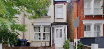 Flat to rent in Kingsley Road, Wimbledon, London SW19