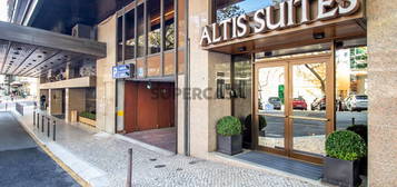 Apartamento de tipologia T1, destinado a habitação, inserido no empreendimento Altis Suites .