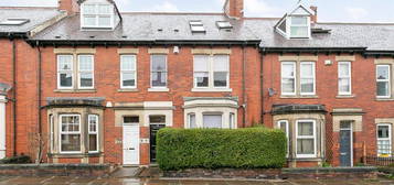 6 bedroom terraced house to rent