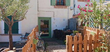 Maison de village à louer non meublé à Antugnac