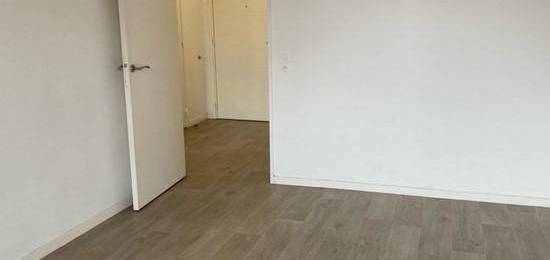 Appartement  à louer, 3 pièces, 2 chambres, 59 m²