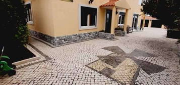 Quinta com Lote de Terreno  em Terrugem Sintra