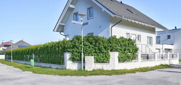 ** Gepflegtes Einfamilienhaus mit Pool, Garage und tollem Keller! **