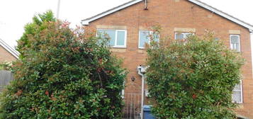 2 bed semi-detached house to rent