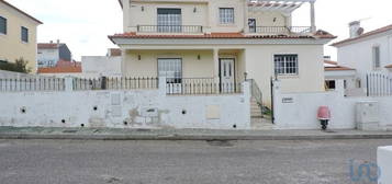 Casa / Villa T4 em Bombarral e Vale Covo de 231,00 m2