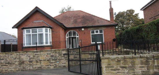 4 bedroom detached bungalow to rent