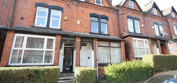 6 bedroom terraced house