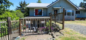 358 6th Ave, Coos Bay, OR 97420
