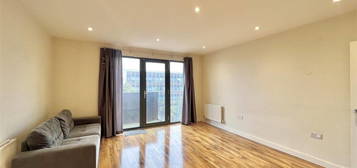 Flat to rent in Imperial Drive, North Harrow, Harrow HA2