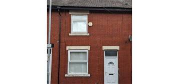 End terrace house to rent in Hathershaw Lane, Oldham OL8
