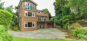 5 bedroom detached house