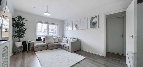 Flat for sale in Streatham Place, London SW2