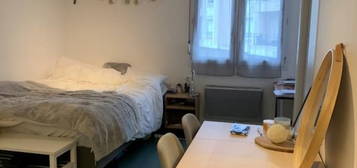 Appartement une pièce (proche UCO)