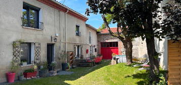 Ancien corps de ferme avec dépendances