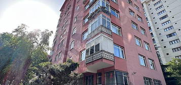 ARTVİN EMLAK'TAN EĞİTİM MAH. 3+1 110 M2 NET ÇOK FERAH,BALKON