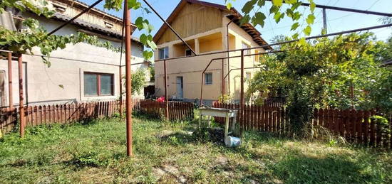 Vanzare casa cu 3 dormitoare