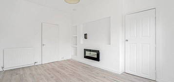 3 bed flat to rent