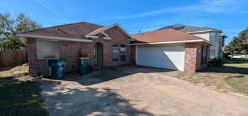 438 Tranquility Ln, Cedar Hill, TX 75104