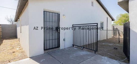 2427 W Yavapai St Unit B, Phoenix, AZ 85009