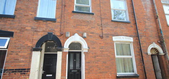 3 bedroom ground floor flat to rent