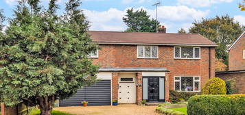 4 bed detached house for sale