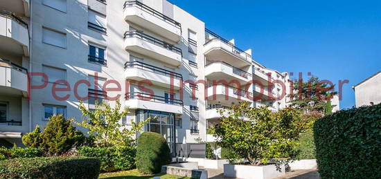 Appartement 4P en dernier étage avec terrasse vue Tour Eiffel