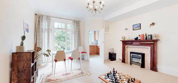 Flat to rent in Grove Court, Circus Road, St John's Wood, London NW8