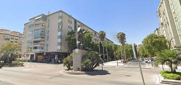 Piso en calle Tomás Echeverría, Parque Ayala - Jardín de la Abadía - Huelín, Málaga