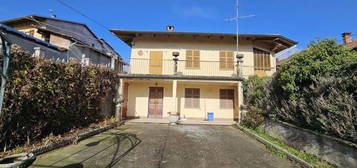 Casa indipendente in vendita in via XXV Aprile