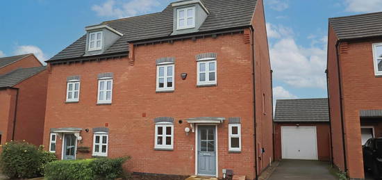 4 bed semi-detached house for sale