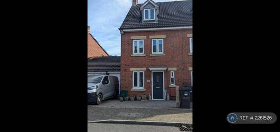 3 bedroom semi-detached house