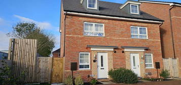 4 bedroom semi-detached house for sale