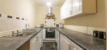 4 bed flat to rent