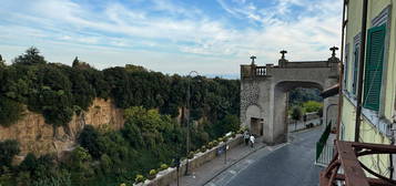 Appartamento su due piani in vendita in via Roma, 8