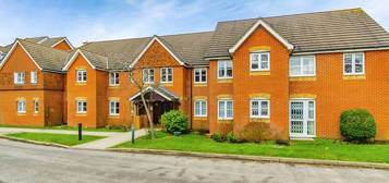 Flat for sale in Hillcroft Court, Chaldon Road, Caterham, Surrey CR3