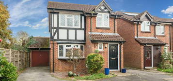 3 bedroom link detached house for sale