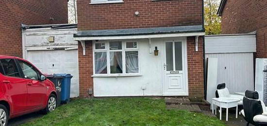 2 bedroom detached house