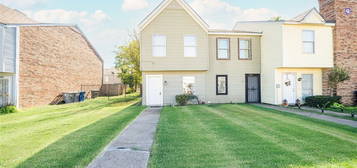 9438 Olde Towne Row, Dallas, TX 75227