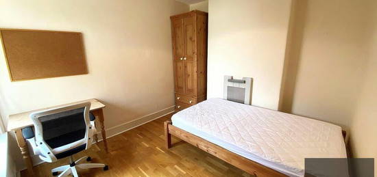 4 bedroom terraced house