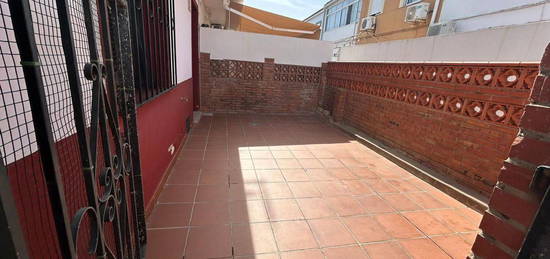 Chalet adosado en venta en Los Barrios