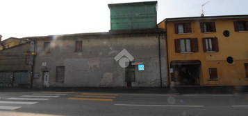 Casale/cascina in vendita in via Sabotino, 3