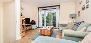 Flat to rent in Station Road, Finchley Central N3