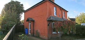 2 bedroom semi-detached house