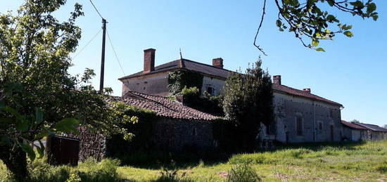 Propriété de 2ha clos et attenants à une maison de caractère