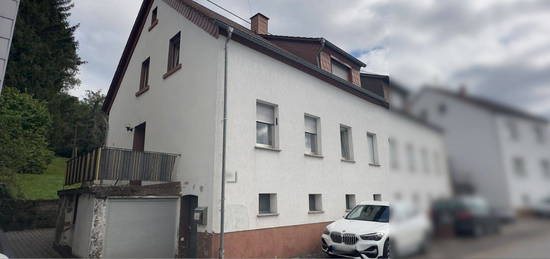 Wohnhaus mit viel Potenzial in ruhiger Lage von Hangard